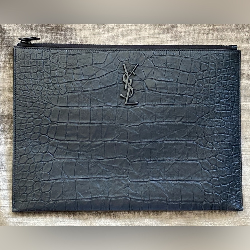 ✨BRAND NEW ✨💯% AUTHENTIC YSL IPAD HOLDER/ CLUTCH